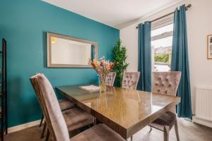 Modern Hove Home close to Brighton Beach with FREE PARKING