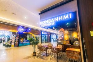 AIR Residence Wondeful Condo Ayala Ave 1703 Central Makati Swim Gym