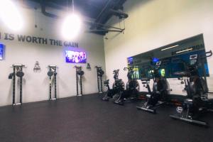 AIR Residence Wondeful Condo Ayala Ave 1703 Central Makati Swim Gym