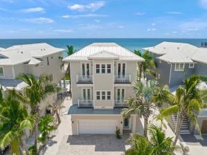 Beachfront Paradise - direct access to the Gulf
