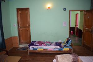 Khandroling Guest House