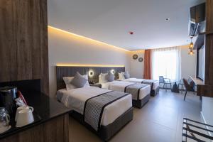 Hill Top Hotel