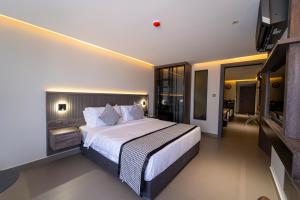 Hill Top Hotel