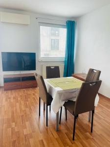 Koliba Hilltop Apartment with Private parking