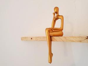 Renovated and air-conditioned 2-bedroom apartment with terrace