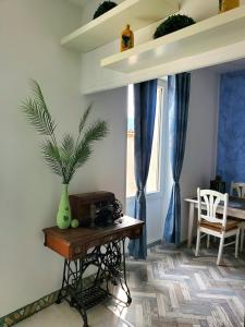 Renovated and air-conditioned 2-bedroom apartment with terrace