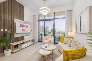 Eye-catching 1 Bedroom in Azizi Riviera - 4hvězdičkové hotely ve městě Dubaj