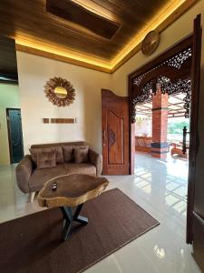 3 BR Java House ONLY 5 mins to Prambanan Temple