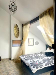 Cozy Loft near Old Center