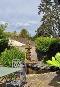Maisons de vacances Maison spacieuse et acces independant au centre-ville de Tournus : photos des chambres
