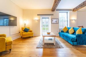 Picturesque location with Parking 2 bedroom Apartment