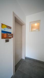 Malakita104, cozy & comfy, pool & beach apartment