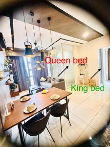 The Roberstson family suite with city views