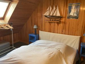 Maisons de vacances Maison artistes bord de mer Rostellec : photos des chambres