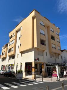 Appartements Studio 100m de la mer et port : photos des chambres