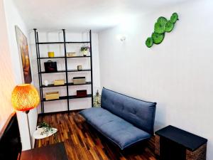 Cozy Loft near Old Center