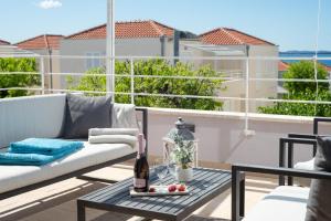 Sunny Resort Apartment with Seaview 1163