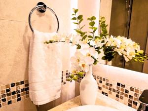 Meadows Living Ansam 4 - 3 Bedroom plus Maid room Apartment