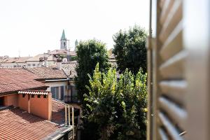 Nest on the of Milan relax