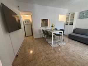 Bright 2-Bedroom Holiday Home with Pool Access in Torrevieja