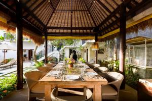 Coconuts Villa Balangan Beach