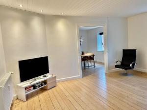 Central, charmerende lejlighed