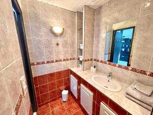 Appartements L-Azur, T2 - Parking gratuit - Central - confort Cosy : photos des chambres