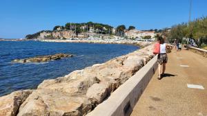 Appartements Joli studio 2 pas du port, clim et au calme : photos des chambres