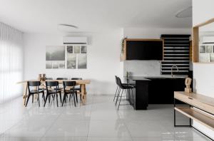 Wonderful 4-BR APT in the center