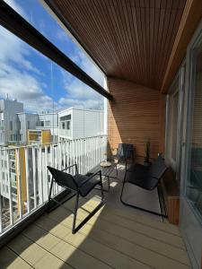 Penthouse with private sauna, large balcony, AC