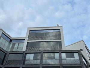 Penthouse with private sauna, large balcony, AC