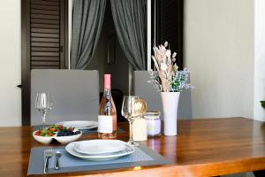 Lavica Mare Retreat - Modern Apartment near Le Meridien Podstrana