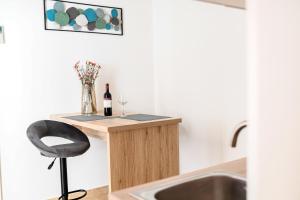 Lavica Mare Retreat - Modern Apartment near Le Meridien Podstrana