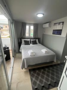 Nafplio Getaway Rooftop Terrace with unobstructed views of Palamidi Castle Fortress!