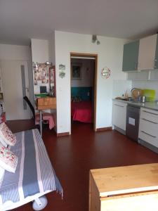 T2 face et proche mer et gare