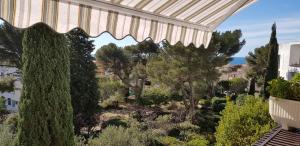 T2 face et proche mer et gare