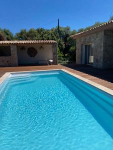 Villas Charming stone villa with pool : Villa 3 Chambres