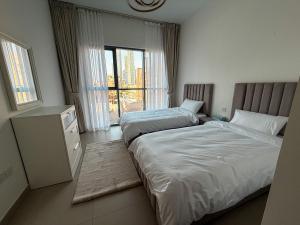 Luxury 2bdr apartment with Burj views & resort amenities