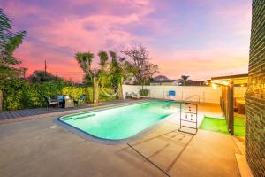 Serene Sanctuary Pool, Hot Tub and Game Room