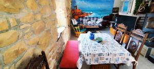 Maisons de vacances Coeur de granit rose, meuble alliant le charme de l-authentique breton et du confort, classe 3 etoiles, a 5mn de 13 plages de la reputee cote de granit rose : photos des chambres