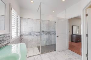 3061 Chippewa Summit