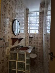 studio no polo gastronomico de Copacabana a uma quadra da praia