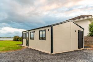 Coastal Cabin, Oranmore, Galway