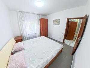 Tivat Garden Apartments - Near Airport & Beach, Quiet Stay