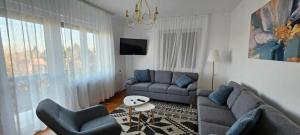 Deluxe Three-Bedroom Apartment room in Adri Apartman