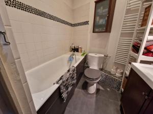 Villas Magnifique maison de ville avec piscine au coeur de la Provence : photos des chambres
