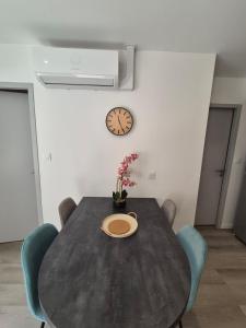 Appartements Appartement Le Colibri centre Cholet 5pers : photos des chambres