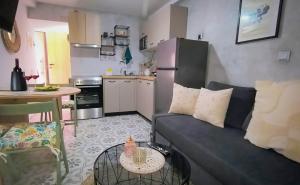 Lakkos House
