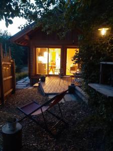 Chalets Petit chalet neuf independant 2 pers La cabane de Jean  : photos des chambres