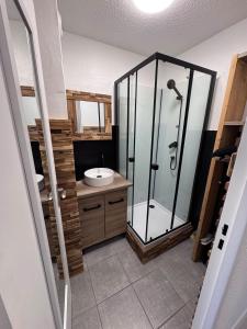 Appartements Joli studio avec terrasse : photos des chambres